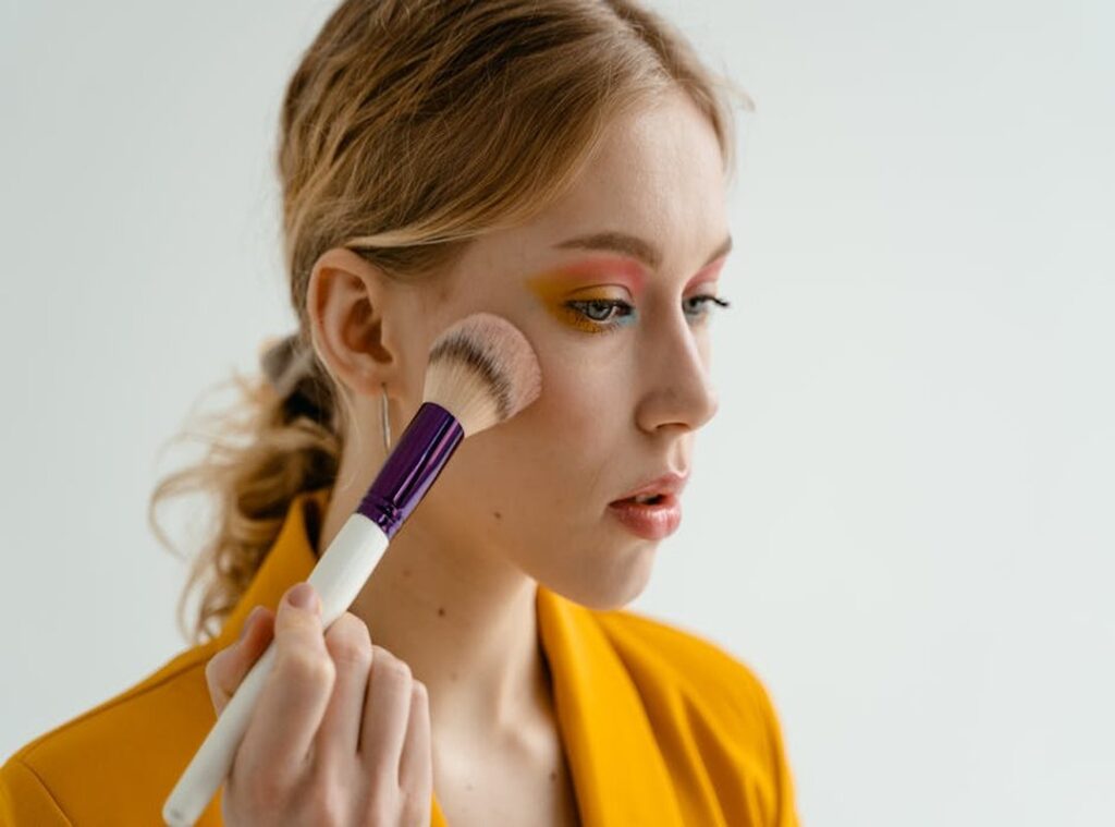 minimalist makeup techniques